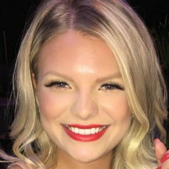 Meet your Posher, Makenzie - Picture 1 of 1